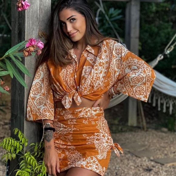 Zara White Blouse and Orange Skirt Set - Picture 2 of 5